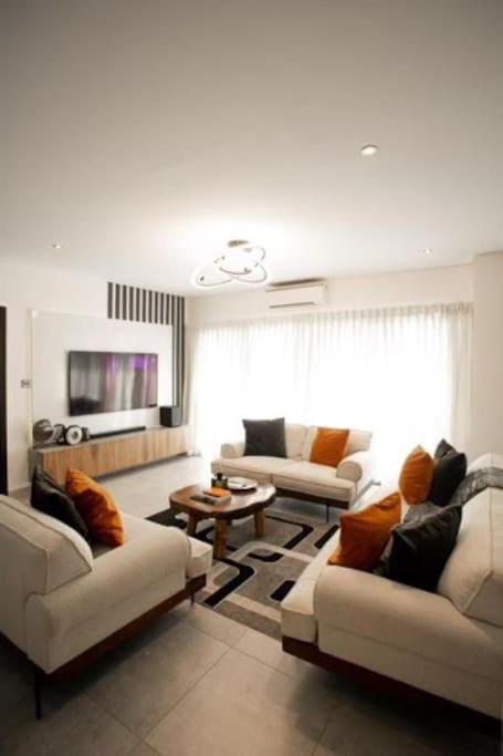 2 Bedroom Luxury Apartment @ The Signature Apartments Accra Exteriér fotografie